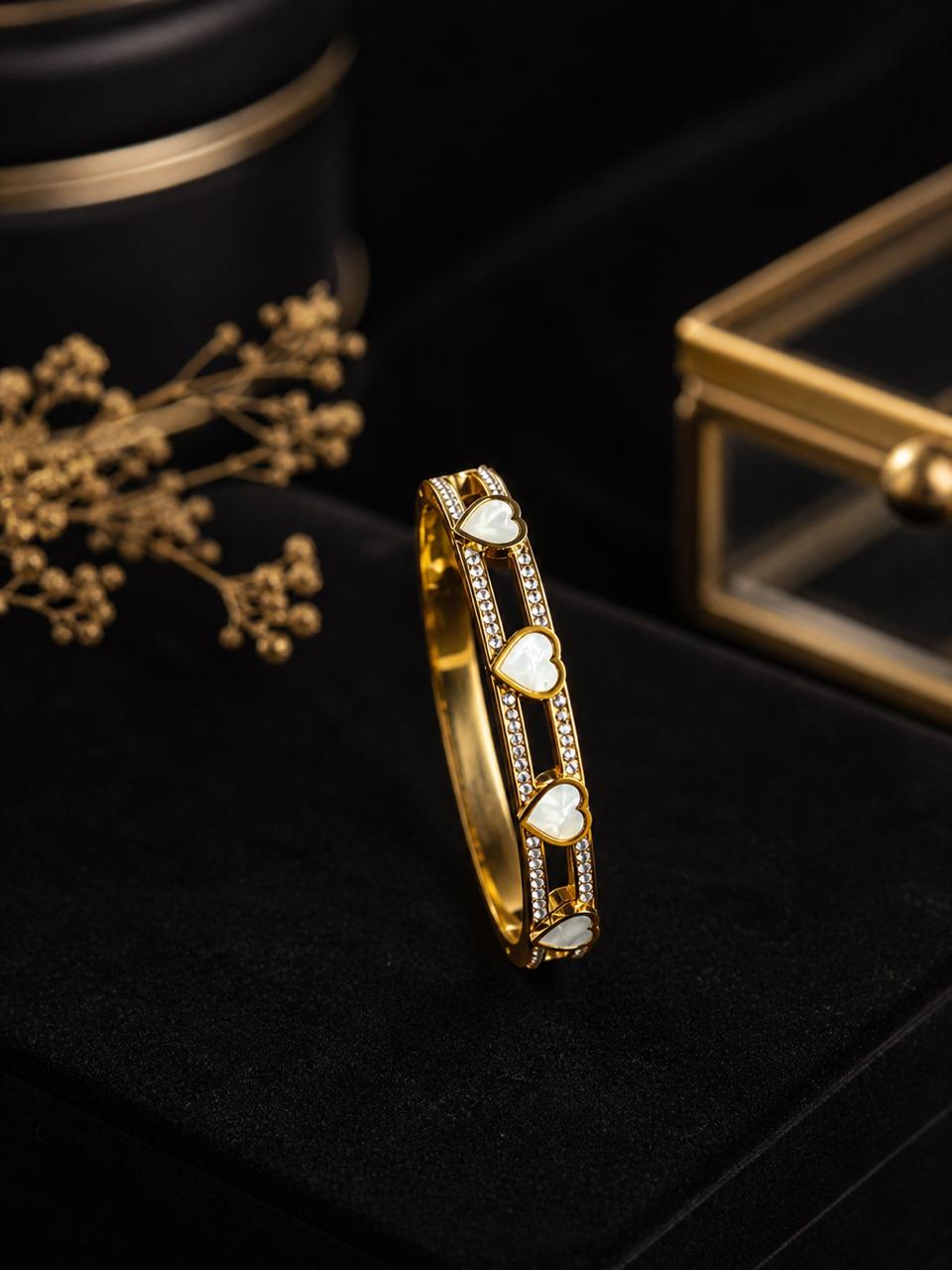 Aurela Heart Bracelet